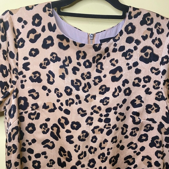 Vici Dress Size Medium Leopard Print Short Sleeve - Picture 2 of 11
